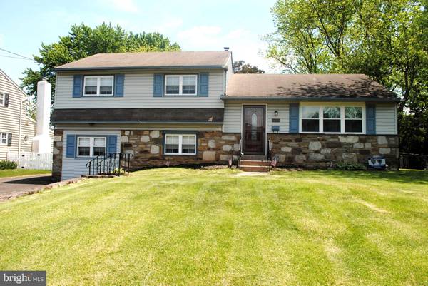 1004 HILLTOP RD, Warminster, PA 18974