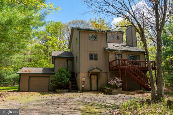 4 CHEROKEE DR, Jim Thorpe, PA 18229