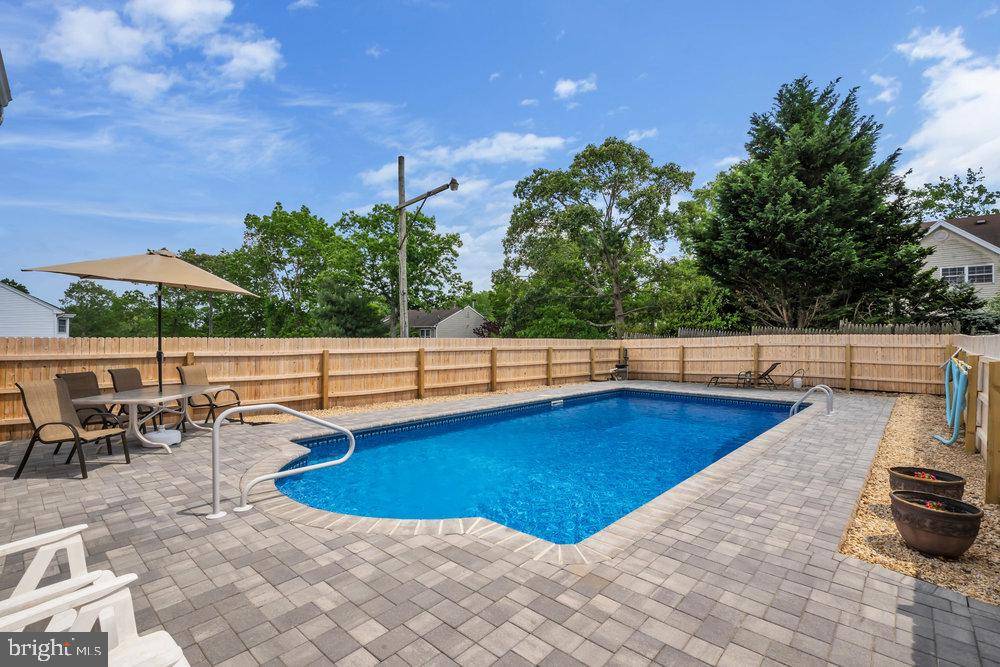 Manahawkin, NJ 08050,1041 VESSEL LN
