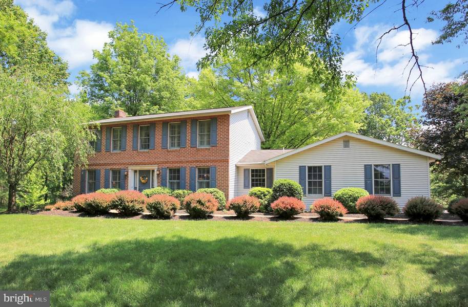 750 CARTREF RD, Etters, PA 17319