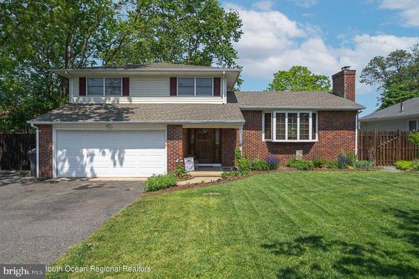 335 LAKE SHORE DR, Brick, NJ 08723