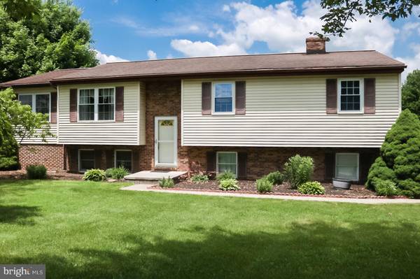 125 JOHNS WAY DR, Fredericksburg, PA 17026