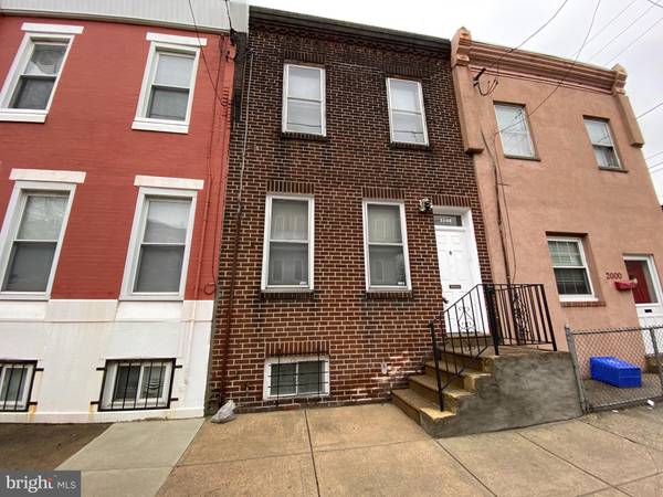 2002 S 4TH ST, Philadelphia, PA 19148