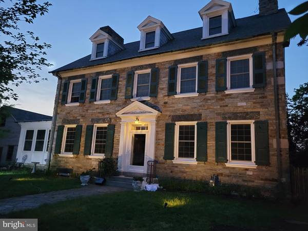 10 STOCK ST, Hanover, PA 17331