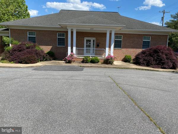 100 CHALMERS CT, Berryville, VA 22611