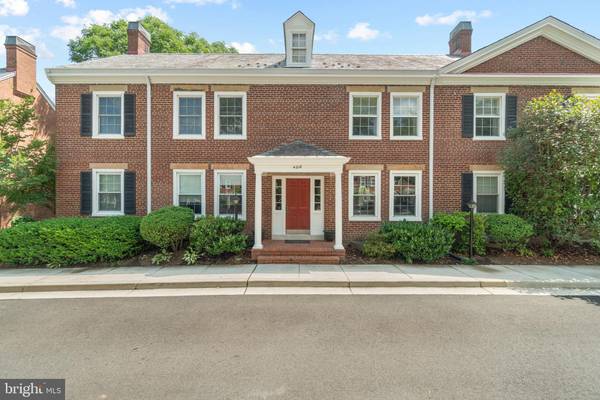 Arlington, VA 22206,4216 35TH ST S #B2