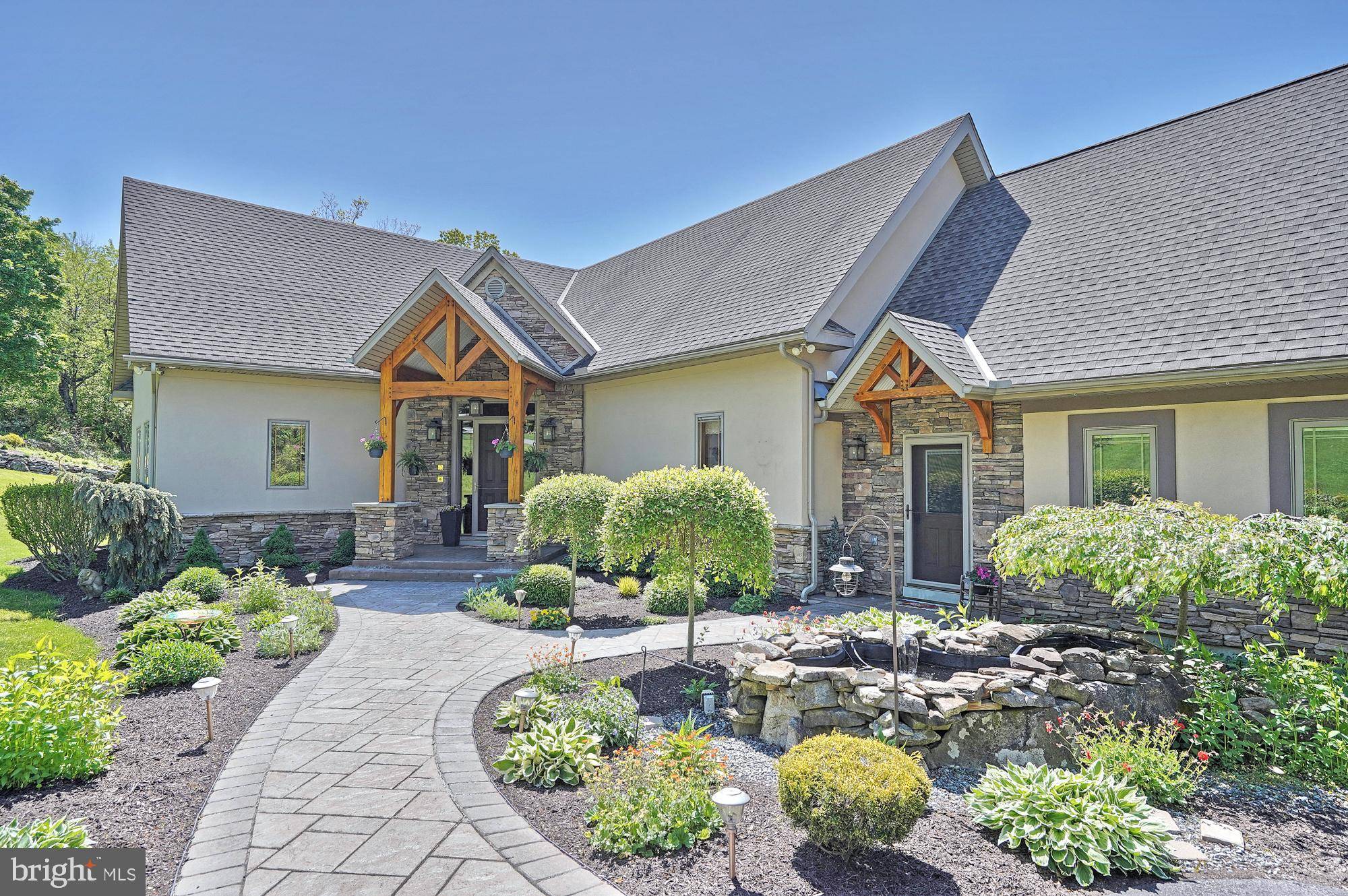 Emmaus, PA 18049,4678 S MOUNTAIN DR