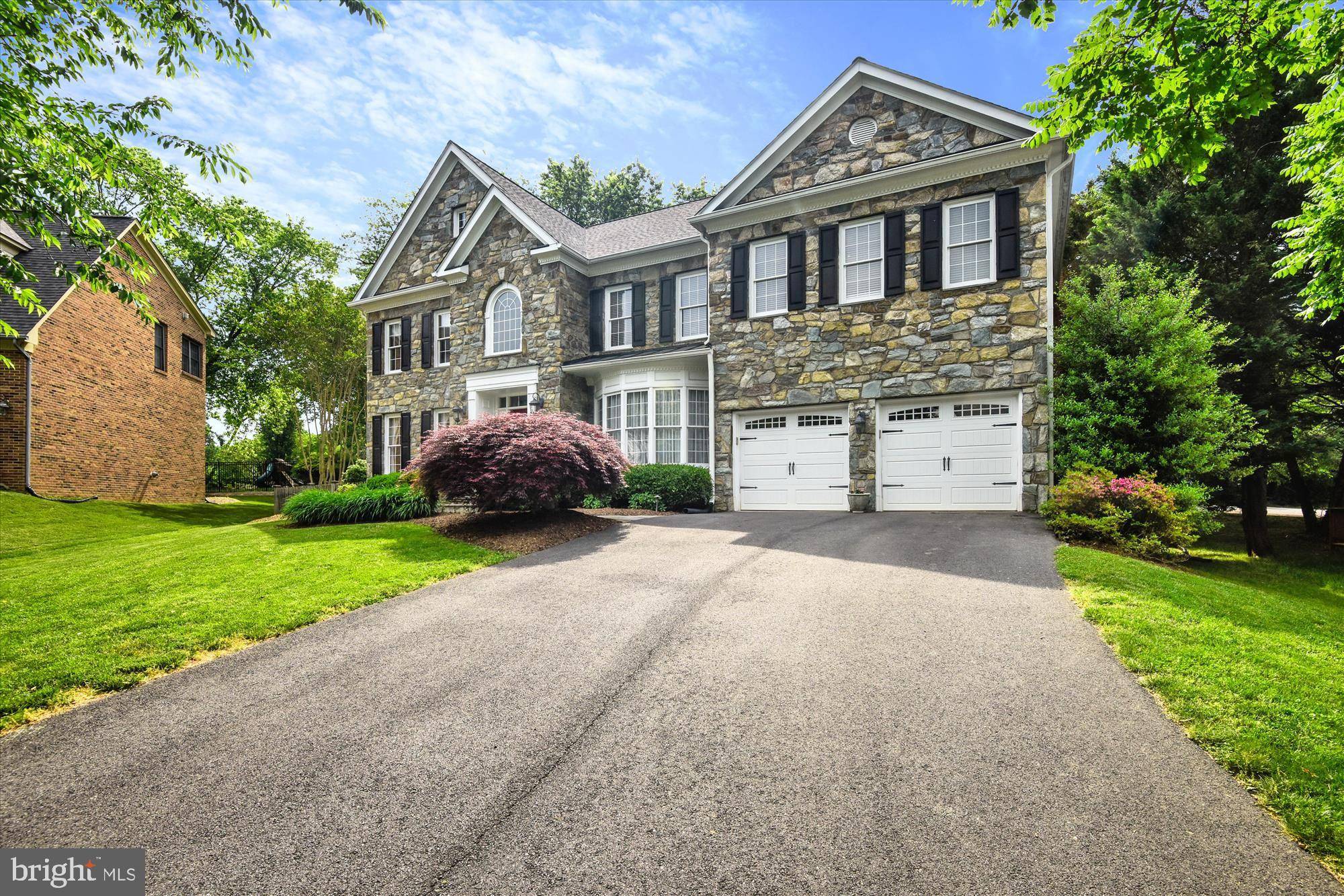 Mclean, VA 22101,6293 COLUMBUS HALL CT
