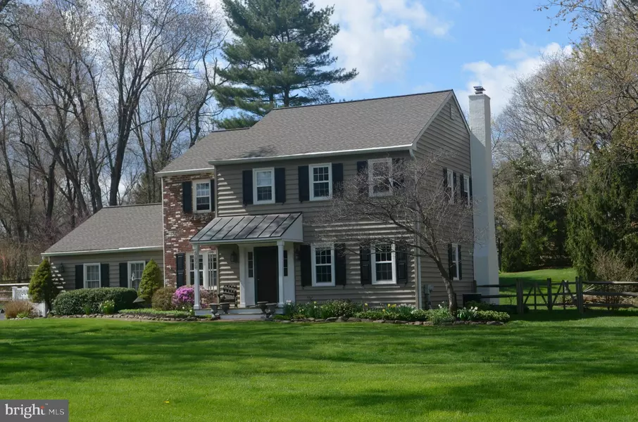 5851 VILLAGE LN, Doylestown, PA 18902