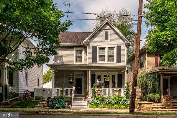 308 S CEDAR STREET, Lititz, PA 17543