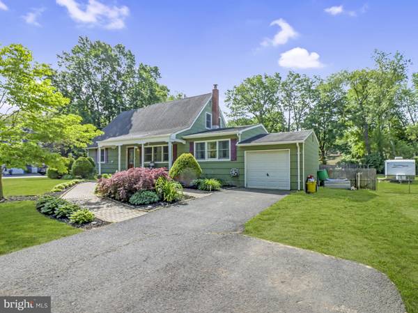 36 GREENBROOK DR, Cranbury, NJ 08512