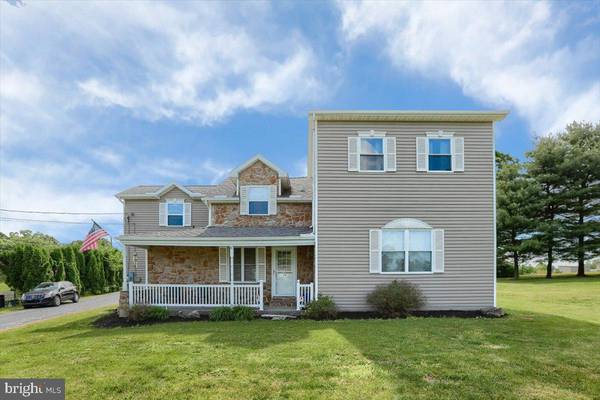 10 GARLOFF RD, Myerstown, PA 17067