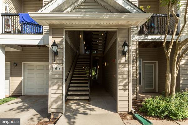 5115-H TRAVIS EDWARD WAY, Centreville, VA 20120