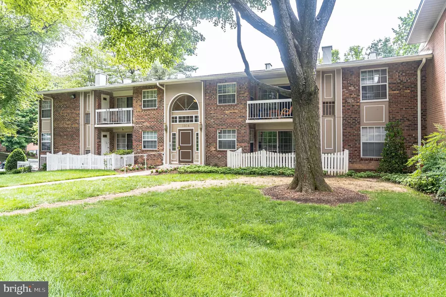 1914 WILSON LN #102, Mclean, VA 22102