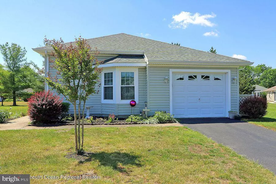 7 POPLAR CT, Barnegat, NJ 08005