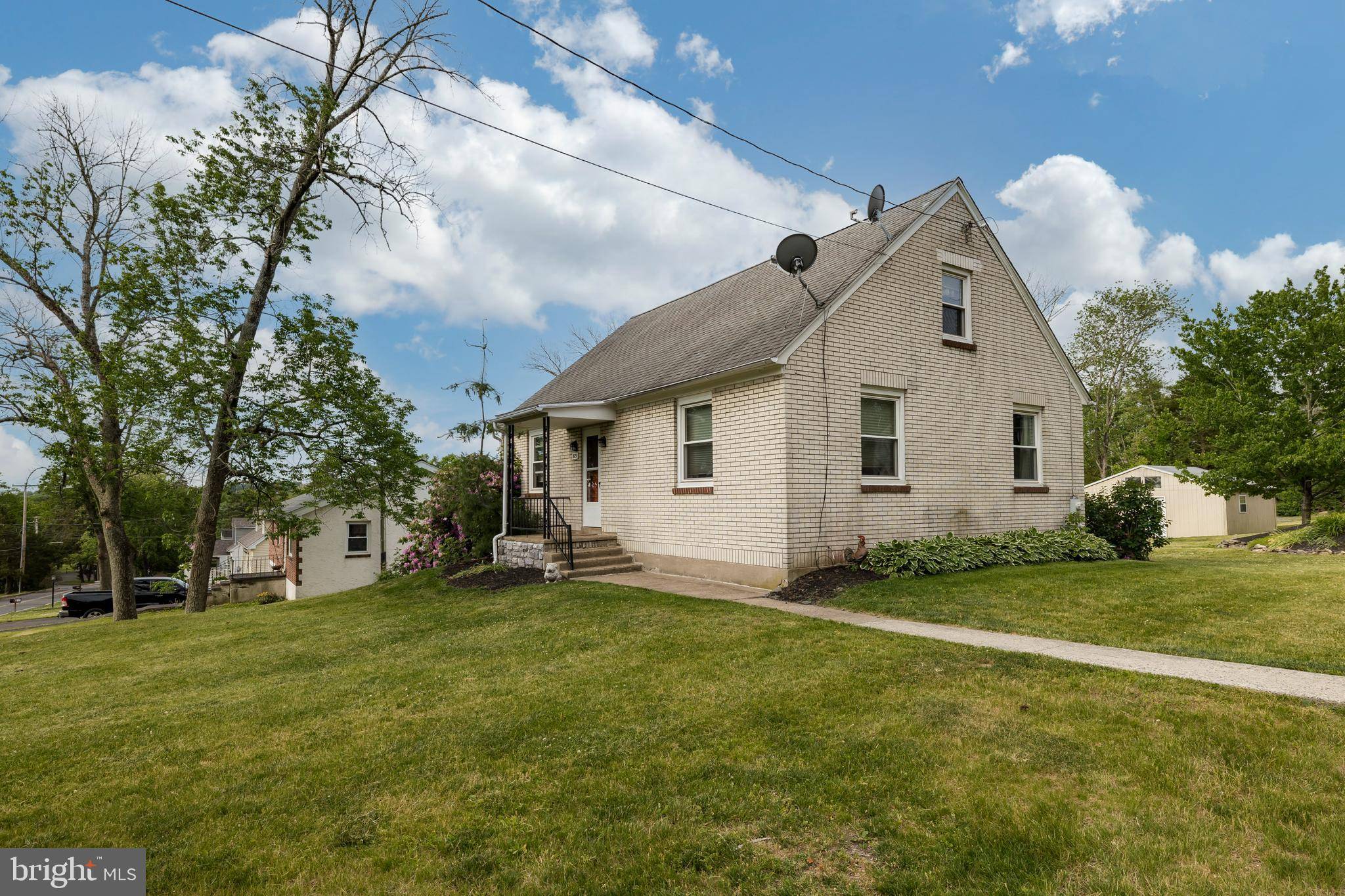 Schwenksville, PA 19473,815 SUMMIT AVE