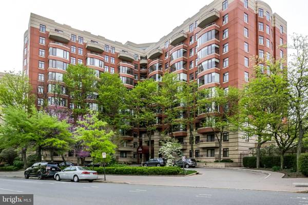 2400 CLARENDON BLVD #1002, Arlington, VA 22201