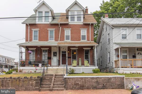 303 WASHINGTON ST, Royersford, PA 19468