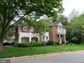 1 TOWN GATE CT, Bethesda, MD 20817