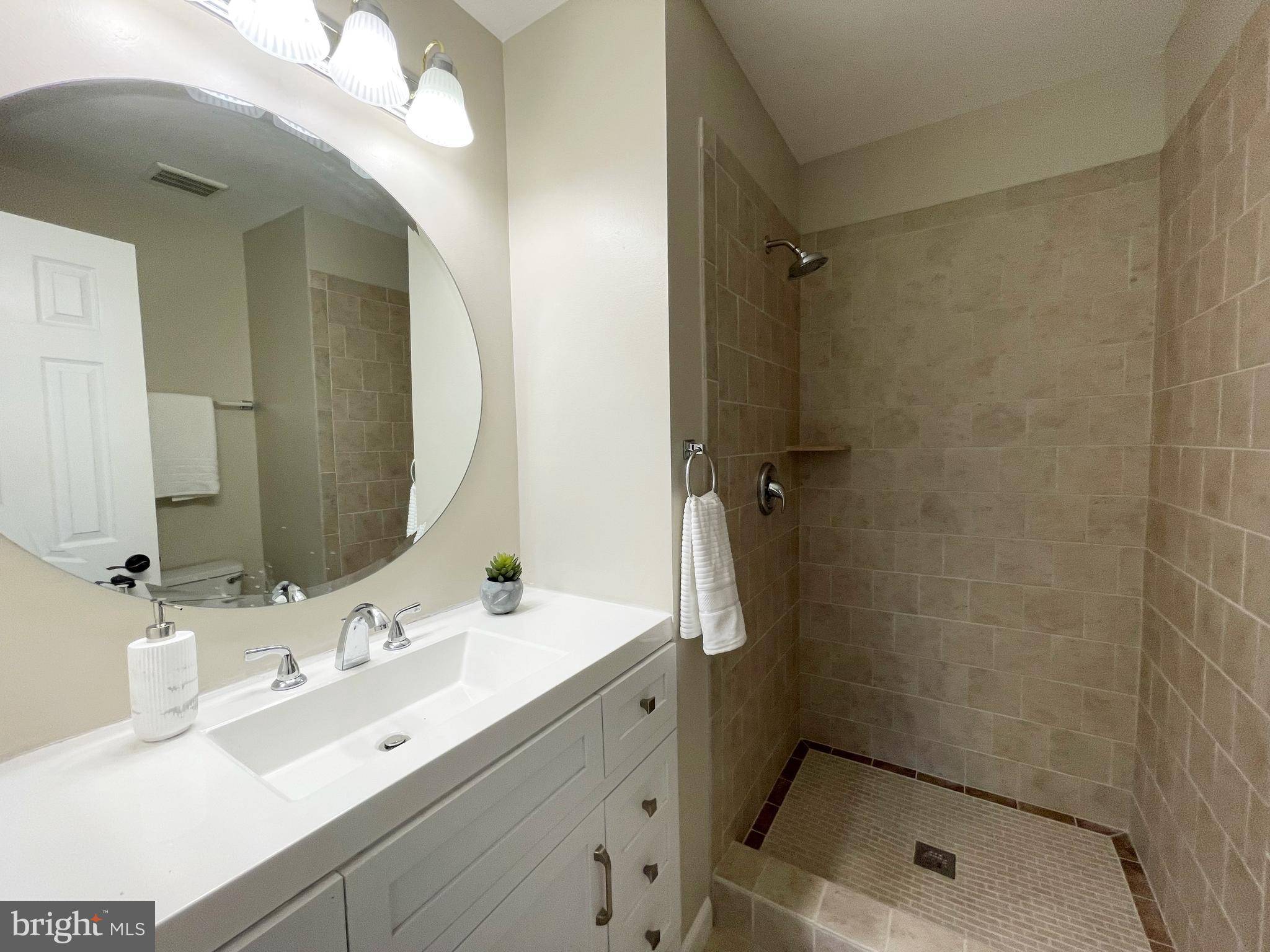 Manassas, VA 20110,8842 LANE SCOTT CT
