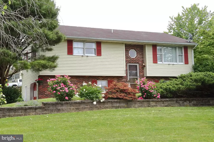 1210 LEXINGTON RD, Manheim, PA 17545