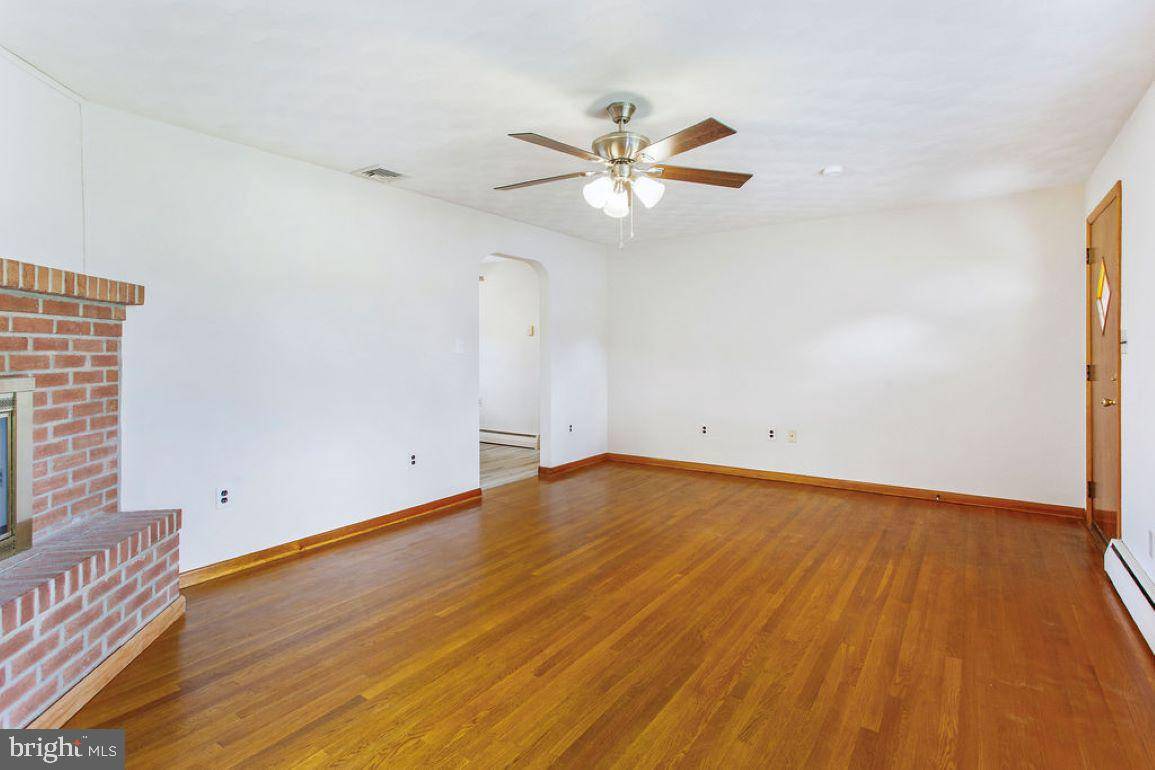 Manchester, PA 17345,60 SUNSET DR