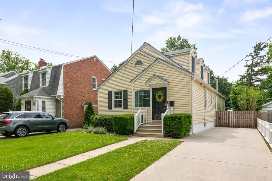 109 E PALMER AVE, Collingswood, NJ 08108