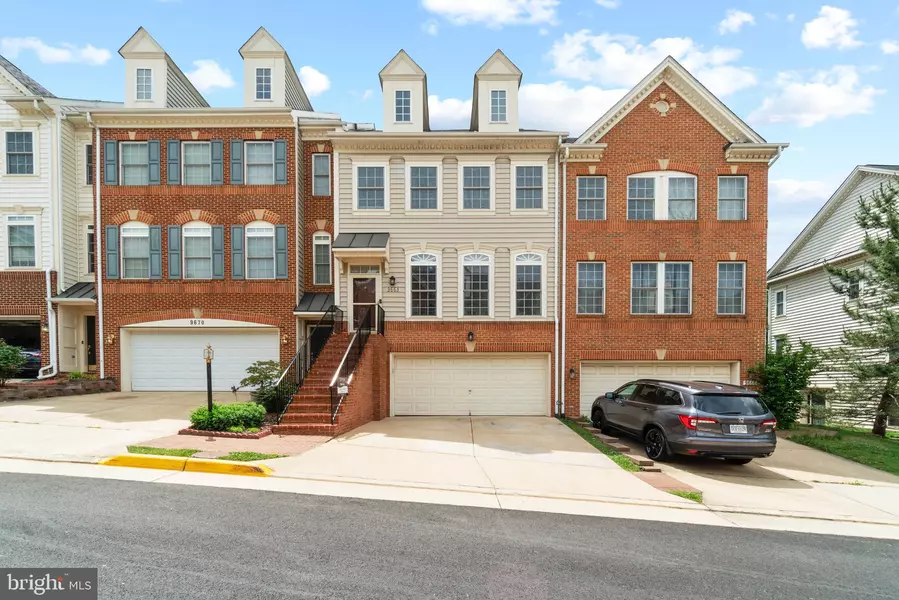 9668 POTTERS HILL CIR, Lorton, VA 22079