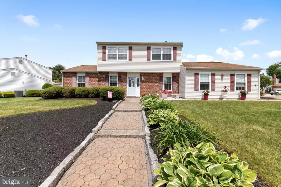 1 LAKEVIEW LN, Sewell, NJ 08080