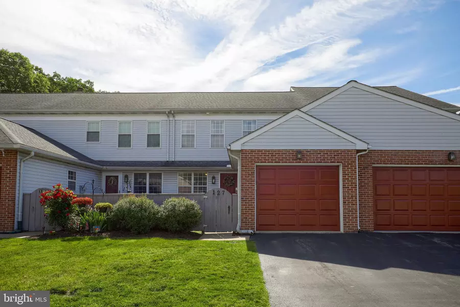 127 PINNACLE POINT DR, Lancaster, PA 17601