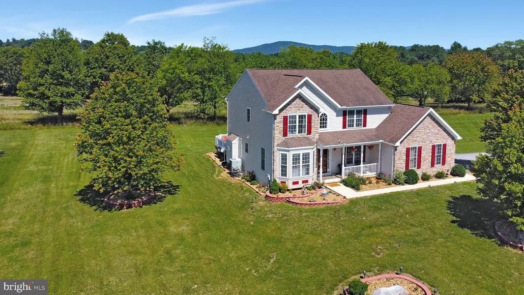 353 BERKSHIRE DR, Falling Waters, WV 25419