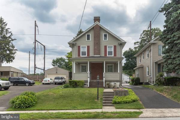 2044 MOUNT CARMEL AVE, Glenside, PA 19038