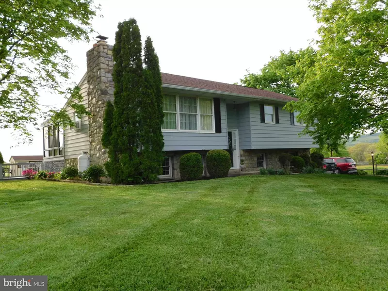 90 WINDING RD, Boyertown, PA 19512