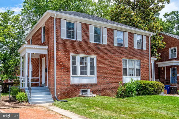 2621 S VEITCH ST, Arlington, VA 22206