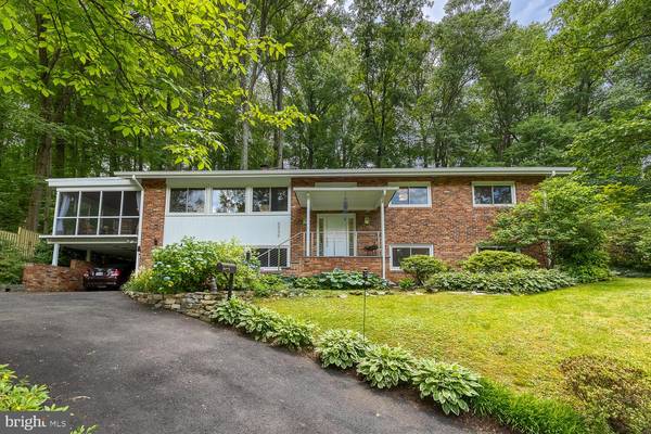 6509 LAKEVIEW DR, Falls Church, VA 22041