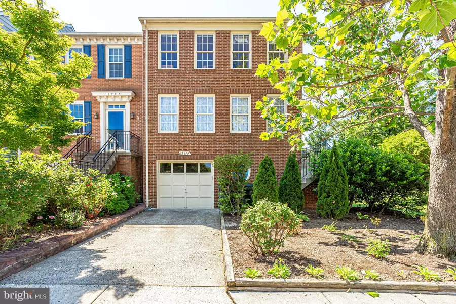 12799 DOGWOOD HILLS LN, Fairfax, VA 22033