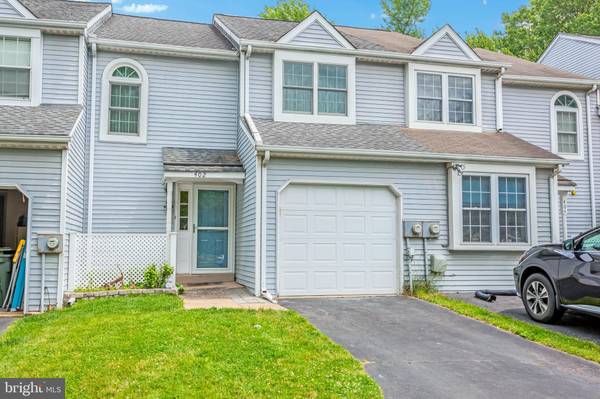 402 LEON CIR, Feasterville Trevose, PA 19053