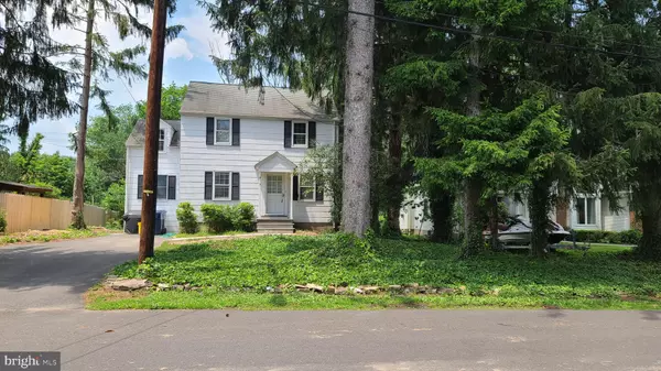 9 WILLOW RD, Lawrence Township, NJ 08648