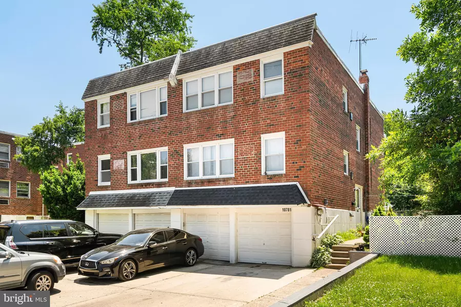 10781 LOCKART RD, Philadelphia, PA 19116