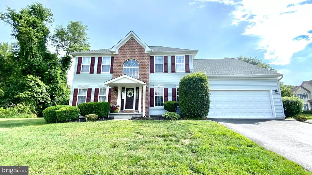 2 GLENCOE DR, Newark, DE 19702