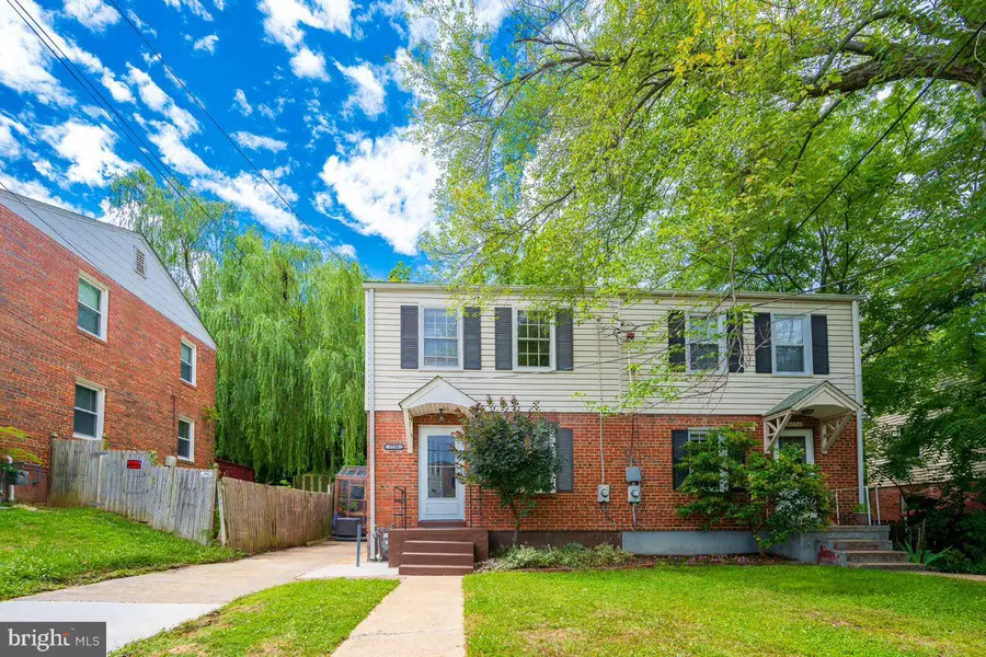 5758 BISCAYNE DR, Alexandria, VA 22303