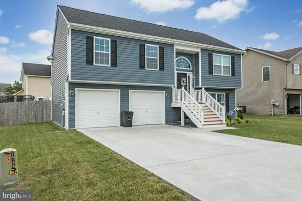 28 GNATCATCHER LANE, Martinsburg, WV 25405