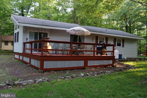 173 E TOMMYS LN, Pocono Lake, PA 18347