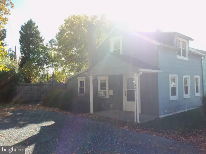 451 WALTON AVE., Hummelstown, PA 17036