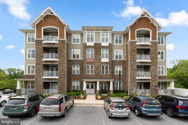 19 CLAY LODGE LN #302, Catonsville, MD 21228