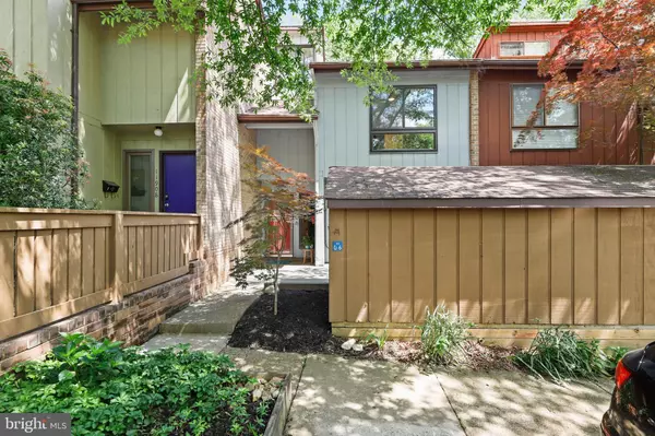 11906 ESCALANTE CT, Reston, VA 20191