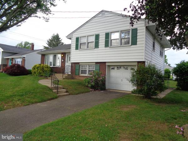 14 VALLEY VIEW RD, Hamilton, NJ 08620