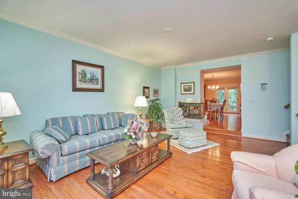 Falls Church, VA 22042,6347 CROOKED OAK LN