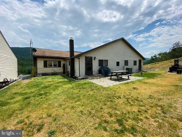 3455 HORSE VALLEY ROAD, East Waterford, PA 17021