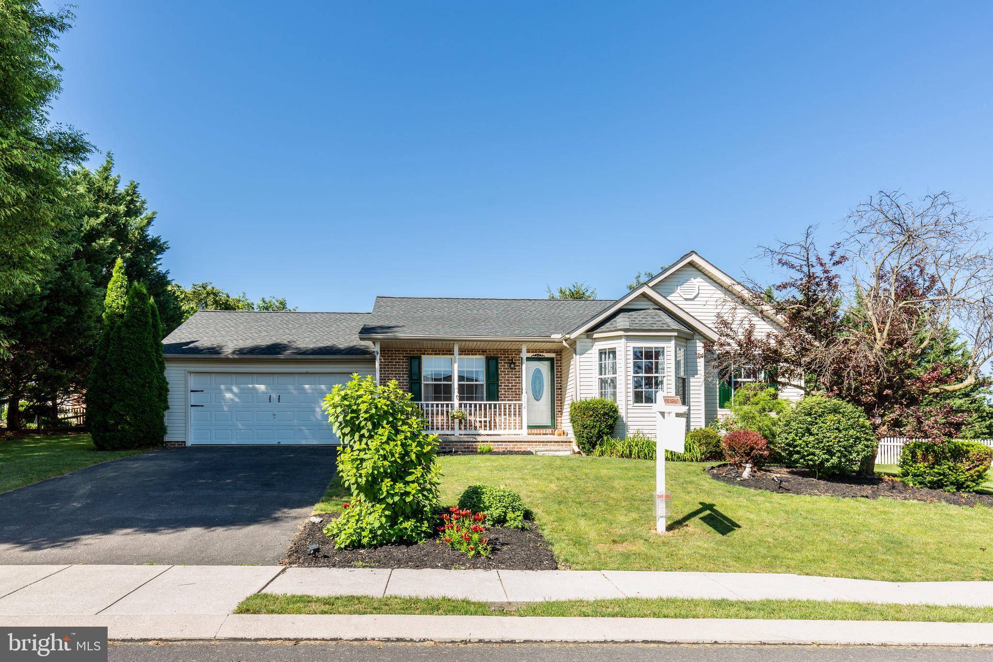 104 WHEATON DR, Littlestown, PA 17340